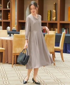 Tiaclasse 【洗える】ロールVネックワンピース