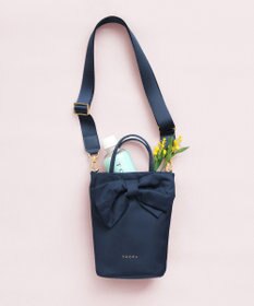 TOCCA 【泉里香さん着用】RIBBON KNOT NYLON MULTI BAG ナイロンマルチバッグ ネイビー系