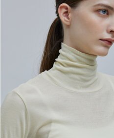 BEIGE， SORE / ハイネックカットソー