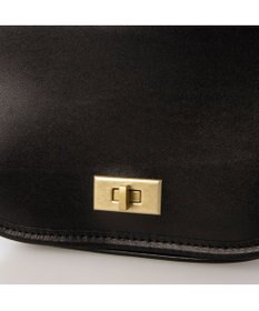 ing <ing>レザーショルダーバッグ