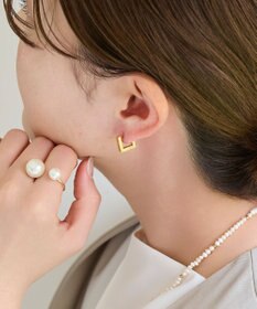 Phoebe 【金属アレルギー対応】ストレートスクエアフープピアス　ゴールド/サージカルステンレス