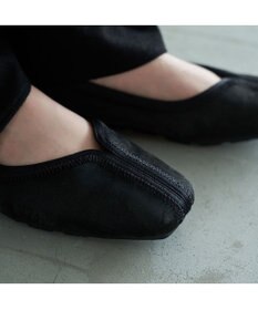 MODE ET JACOMO <carino>スクエアトゥ切り替えデザインフラットパンプス