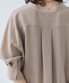 BEIGE， 【ご好評につき追加生産決定・洗える】FLEUR / スタンドカラープルオーバーブラウス