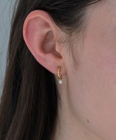 Phoebe 〈痛くないシリーズ/金属アレルギー対応〉ソロパールフープライトフィットイヤリング　ゴールド/ニッケルフリー