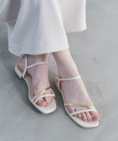 YECCA VECCA ゴールドバーサンダル