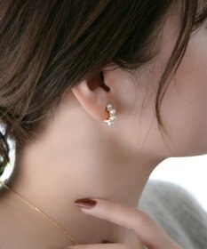 Phoebe 【痛くないシリーズ】ノーブルパールエアリーイヤリング　ゴールド