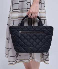 TOCCA TRACE PAVE FASTENER TOTE ナイロンキルトバッグ