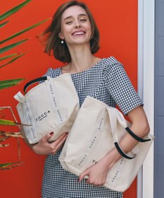 TOCCA 【WEB＆一部店舗限定】【A4サイズ対応】 DANCING TOCCA CANVASTOTE キャンバストートバッグ