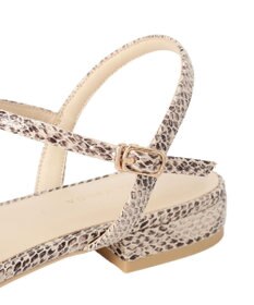 YECCA VECCA ゴールドバーサンダル