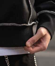 WEGO 【ユニセックス着用ITEM】ショートカラーステッチサガラロゴプルオーバー