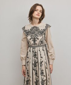 GRACE CONTINENTAL パターン刺繍ワンピース