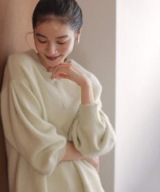 組曲 S フラッフィーファーＶネック ニット