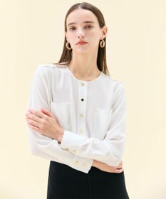 BEIGE， 【WEB限定・洗える】CLARION / ゴールド釦クルーネックブラウス