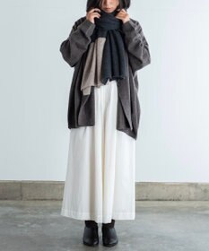 AND WOOL 〈上質な素材と手仕事から生まれた優しいニット〉カシミヤ100%の大判ストール（ツートンカラー）