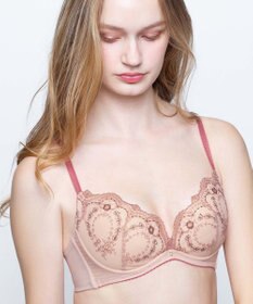 AMPHI 【sweet web掲載】 ノンワイヤーブラ 谷間をメイク 脇高設計 A～Gカップまで対応 大きいサイズ 【BRAGENIC ブラジェニック 脇高細見えタイプ】 ブラジャー ブラ BMI353 アンフィ／ワコール