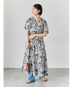 Te chichi 【LIBERTY FABRICS】Vネックフレアワンピース