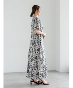 Te chichi 【LIBERTY FABRICS】Vネックフレアワンピース