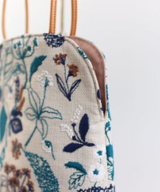 AND WOOL 筆記帳刺繍のminiバッグ