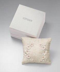 CITIZEN 【xC 30周年アニバーサリーモデル】「桜のフラワーボックス」をテーマにした光発電エコ・ドライブ電波時計 限定ウオッチ ES9498-77N