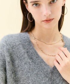 BEIGE， AMARILLO / スパンコールフォックスVネックニット