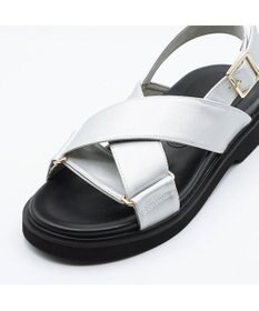 APOM クロスストラップサンダル