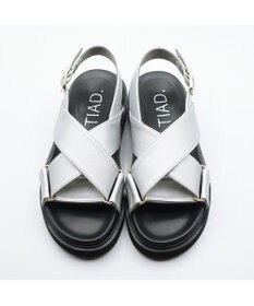 APOM クロスストラップサンダル