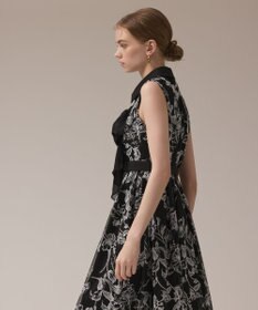 GRACE CONTINENTAL フラワー刺繍ボウタイドレス