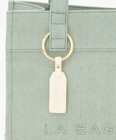 LA BAGAGERIE チャーム付きデニムバッグ Mサイズ