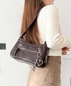 WEGO チャーム付きハトメベルトバッグ