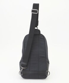 JOSEPH ABBOUD 【軽量/コンパクト】インターレースカルゼ ボディーバッグ