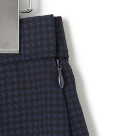 23区 【洗える】バックサテンアムンゼン千鳥プリント スカート