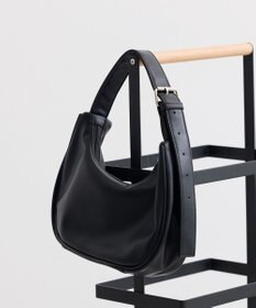 earth music&ecology ハーフムーンアジャスタブルバッグ