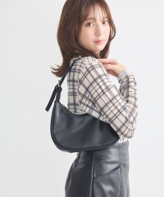 earth music&ecology ハーフムーンアジャスタブルバッグ