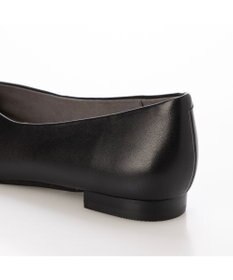 ing <ing>Vカットフラットパンプス