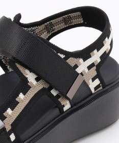 steppi 【洗える】厚底 ストラップサンダル