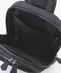 JOSEPH ABBOUD 【軽量/コンパクト】インターレースカルゼ ボディーバッグ