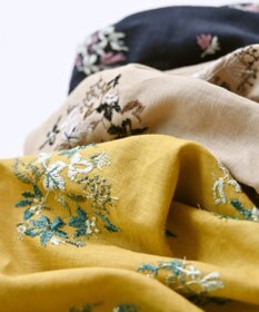 muuc 〈2WAY〉〈コットン×リネン〉〈高品質なドライタッチ生地〉〈遠州織物の工場で織られた上質なコットン生地〉野小花刺繍 羽織り＆ワンピースドレス