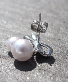 Tiaclasse 【金属アレルギー対応】チェリーパールリボンピアス