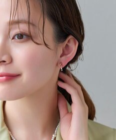 Phoebe 【金属アレルギー対応】【痛くないシリーズ】モーションメタルクリスタルループフィットイヤリング　シャンパンゴールド