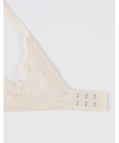 une nana cool バックスタイルまでかわいい Steppe Flower ワイヤーブラ