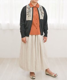 muuc 〈細番手の高級綿糸コットンコーマ糸〉〈洗練された繊維だけを残した滑らかな肌触り〉スミレ押し花刺繍のカーディガン