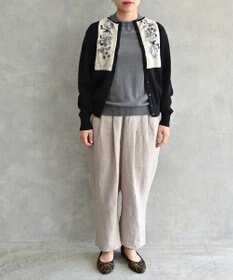 muuc 〈細番手の高級綿糸コットンコーマ糸〉〈洗練された繊維だけを残した滑らかな肌触り〉スミレ押し花刺繍のカーディガン