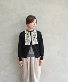 muuc 〈細番手の高級綿糸コットンコーマ糸〉〈洗練された繊維だけを残した滑らかな肌触り〉スミレ押し花刺繍のカーディガン