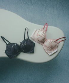 AMPHI 【sweet web掲載】 ノンワイヤーブラ 谷間をメイク 脇高設計 A～Gカップまで対応 大きいサイズ 【BRAGENIC ブラジェニック 脇高細見えタイプ】 ブラジャー ブラ BMI353 アンフィ／ワコール