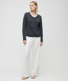 BEIGE， BAMBOO / Vネックニット