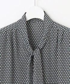 自由区 【洗える】ジオメトリックハートプリント ブラウス