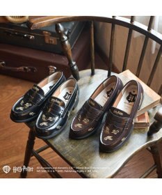 ing <ing>【ハリー・ポッターコラボレーション】刺繍モチーフローファー