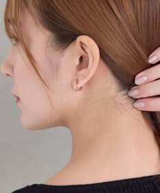 Phoebe 〈シリーズ累計販売10000点突破！〉〈痛くないシリーズ/金属アレルギー対応〉クロスフープクリスタルループフィットイヤリング　ローズゴールド