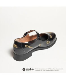 ing <ing>【ハリー・ポッターコラボレーション】刺繍モチーフメリージェーンパンプス