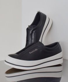 INTER-CHAUSSURES 【BUSSOLA】撥水フラットスリッポンスニーカー